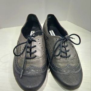 Not Rated Oxford Flats Size 8